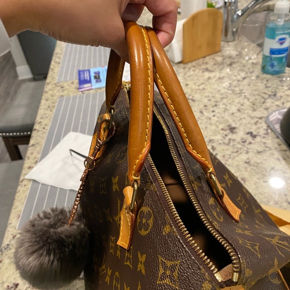 Speedy 30 authentic, comes w/ the dust bag and key 🔐, 💯 authentic ! - Picture 6 of 13